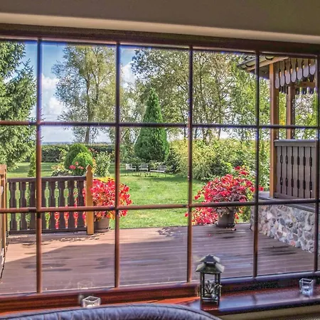 2 Bedroom Gorgeous In Hébergement de vacances *