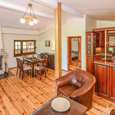 2 Bedroom Gorgeous In Holiday home