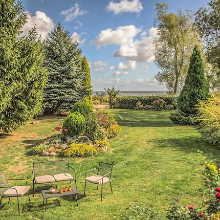 With Fireplace I Semesterbostad