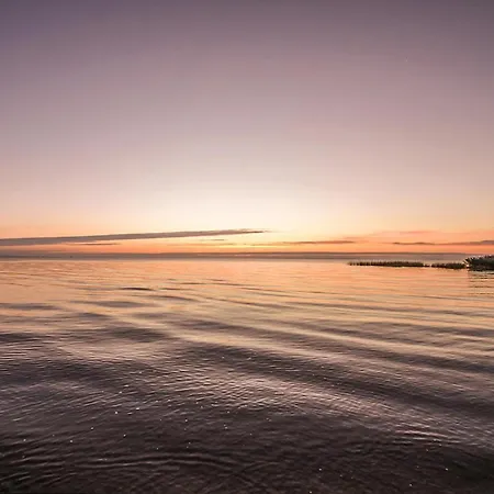 Semesterbostad With Fireplace I